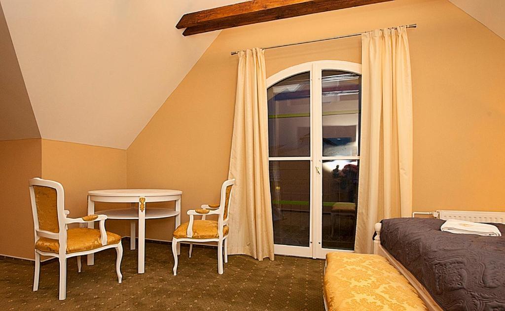Old House Bed & Breakfast Hradec nad Moravici Room photo